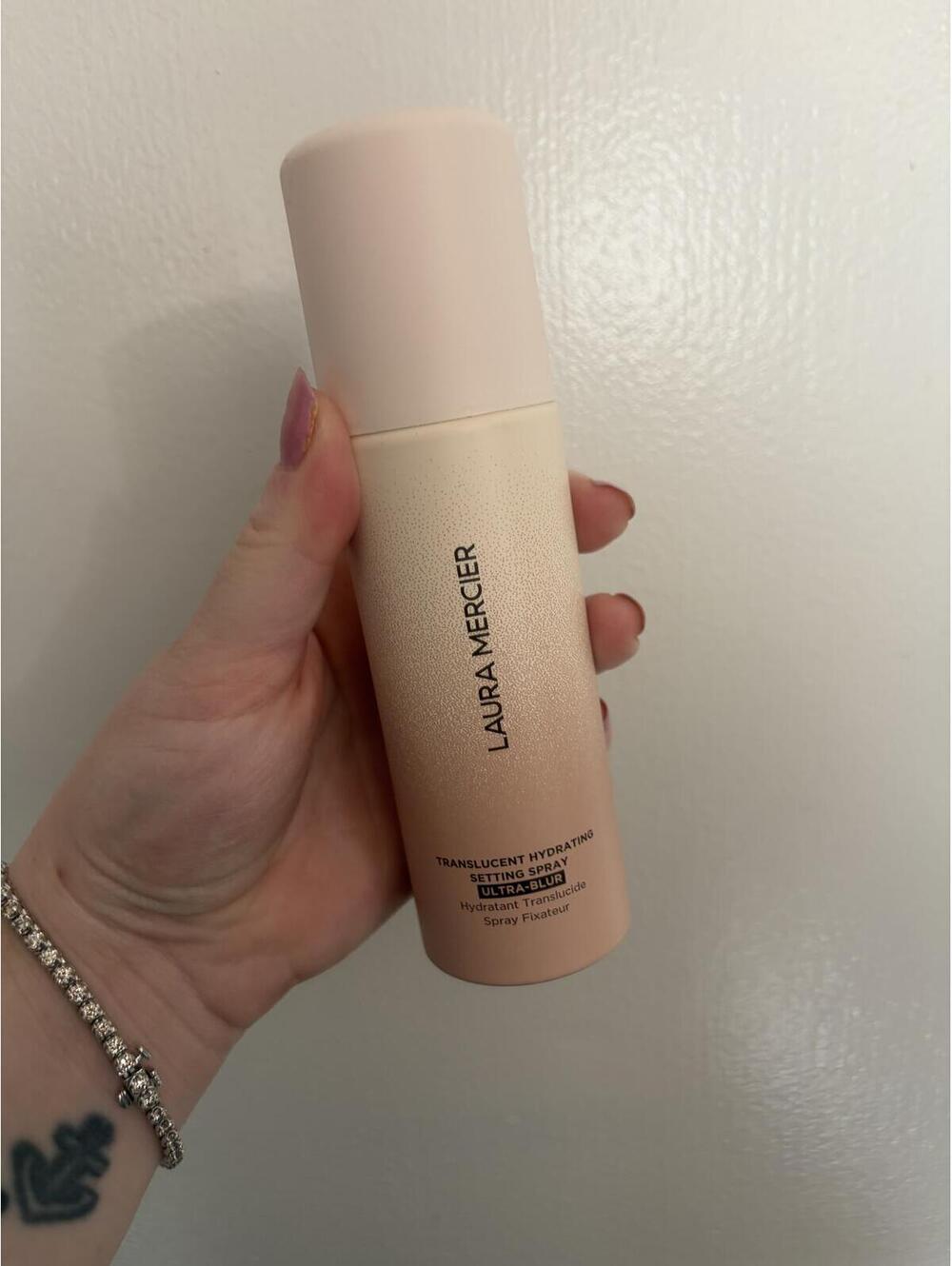 Ultra-Blur 24HR Hydrating Setting Spray with Hyaluronic Acid & Niacinamide